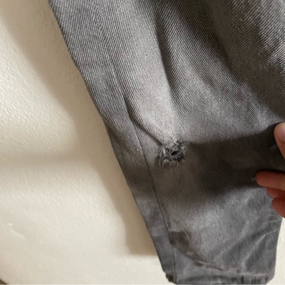 Re/Done Levi’s distressed gray button fly jeans in size 27 - Picture 8 of 11